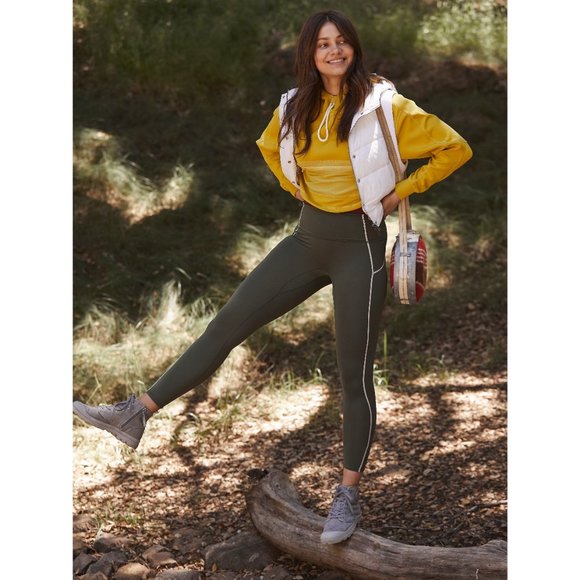 NWT FP Movement Nature Seeker Puffer Vest / White - Picture 2 of 7